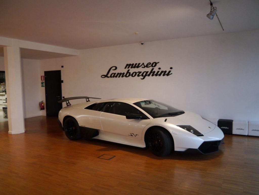 Model Lamborghini w muzeum marki