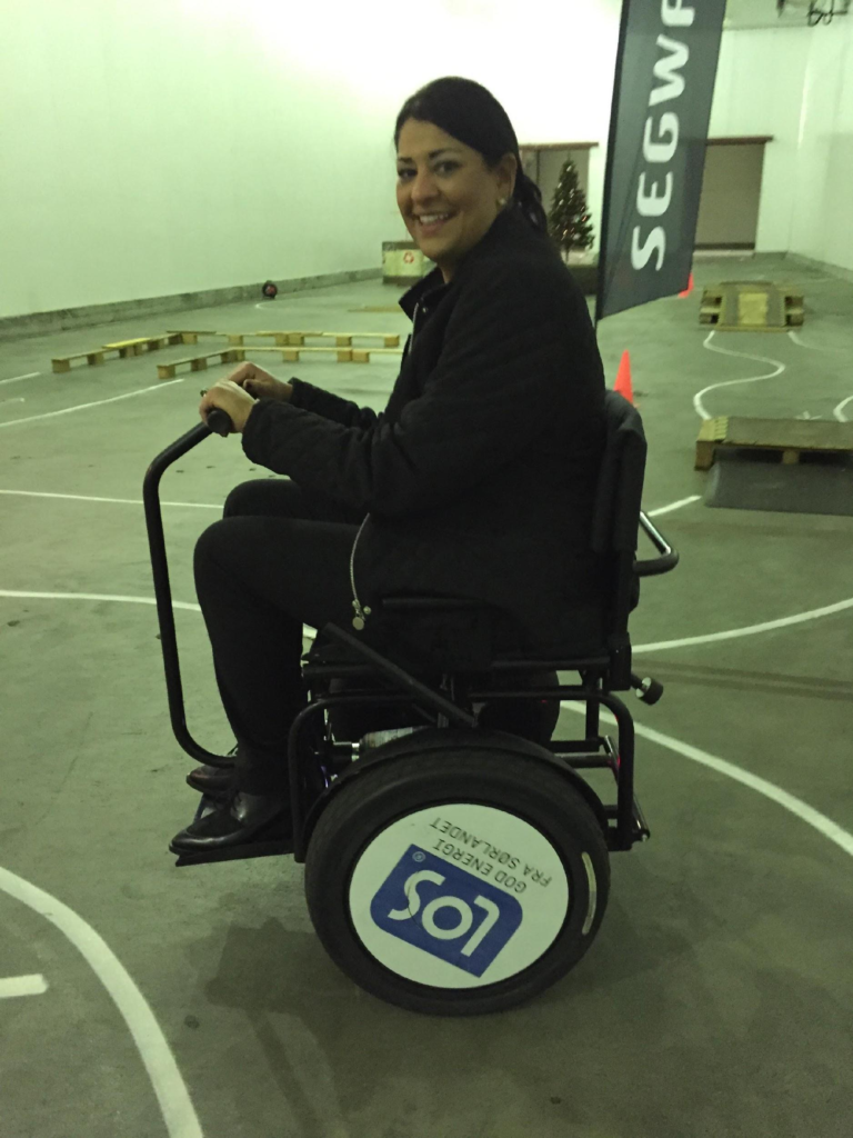 użytkownik wózka elektrycznego Blumil, wózek inwalidzki, Norwegia, wózek elektryczny