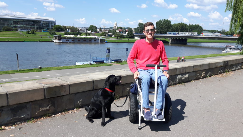 Bulwary nad Wisłą, Kraków, podróże dla osób niepełnosprawnych, wózek elektryczny, Kraków na wózku inwalidzkim 