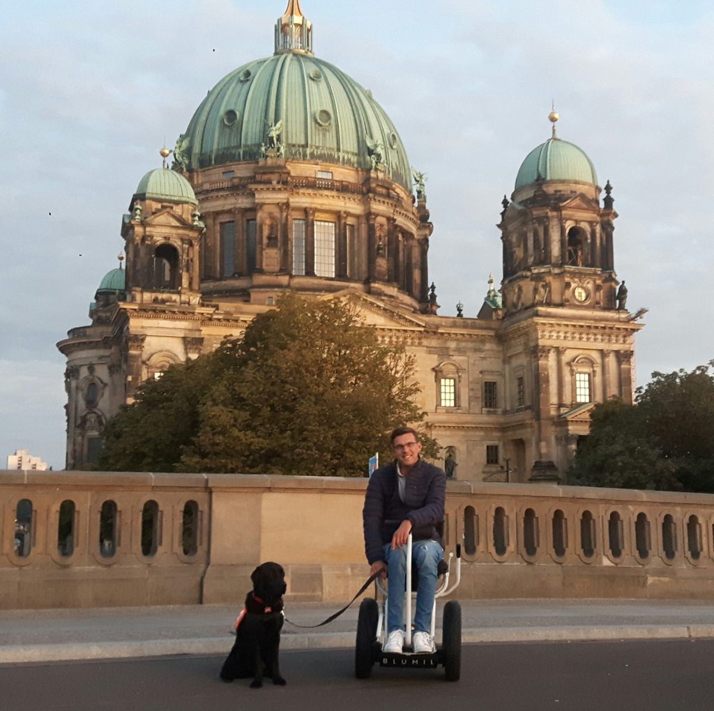 Berlin, katedra w Berlinie, wózek elektryczny, podróże na wózku elektrycznym, podróże dla osób niepełnosprawnych
